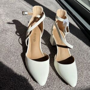 Dream Pairs - New White heels